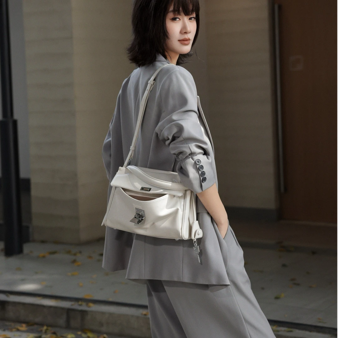 2025秋冬新款腋下潮流复古手提单肩斜跨包时尚包 C151-C200