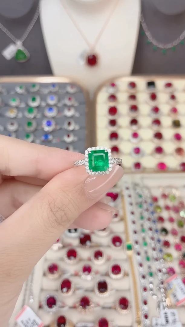 18K金镶嵌祖母绿戒指祖母绿Y*n2.62CT