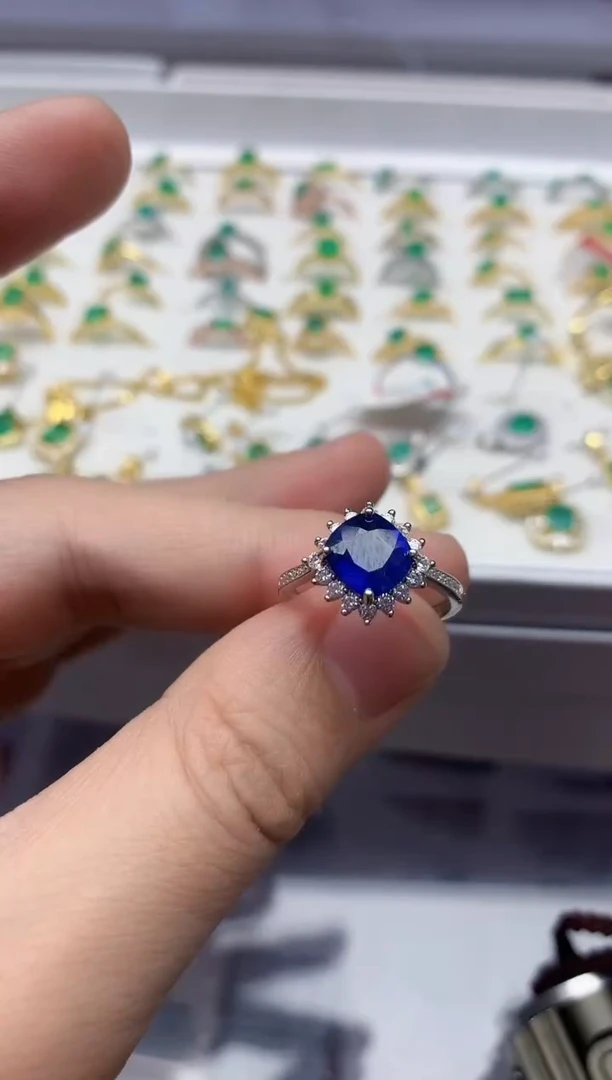 【闪购商品】蓝宝石戒指银S925镶嵌........