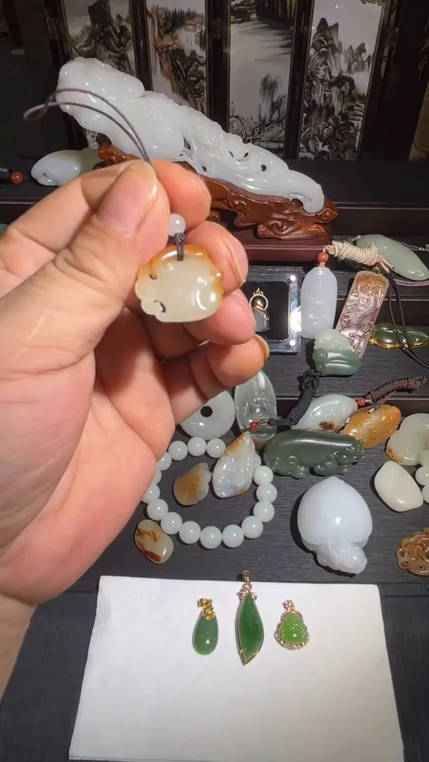 未镶嵌和田玉（子料）挂件籽料金鱼挂件