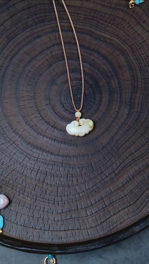 蜜蜡颈饰未镶嵌平安锁