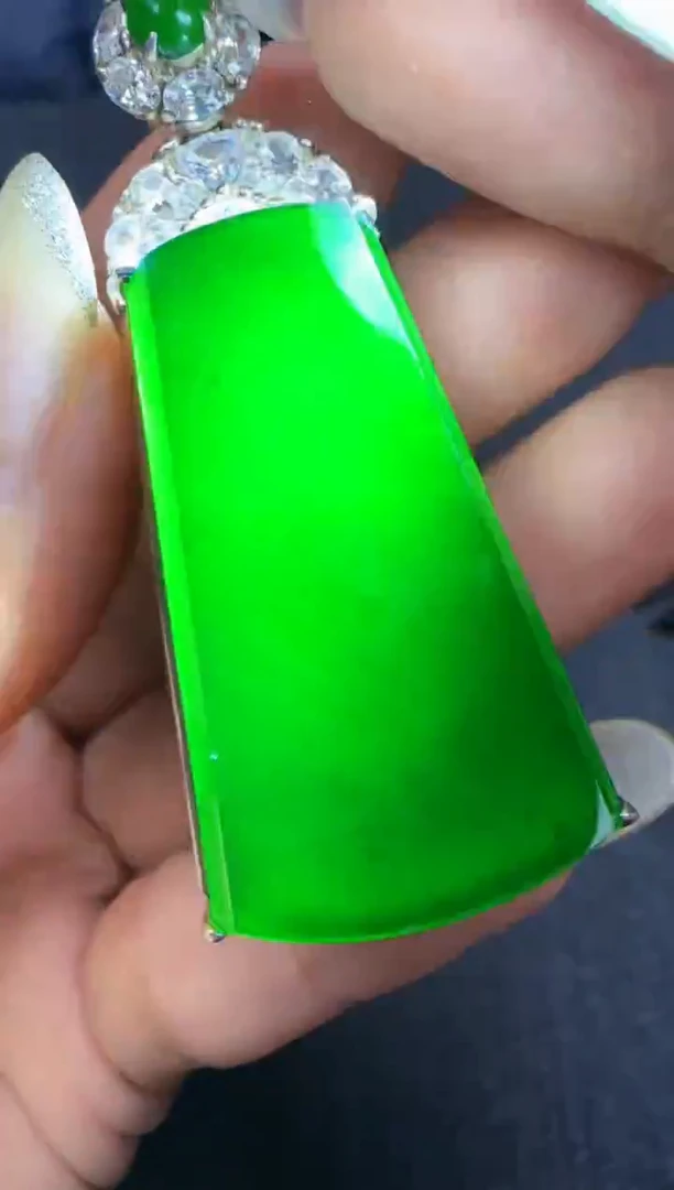 未镶嵌定制翡翠翡翠吊坠151