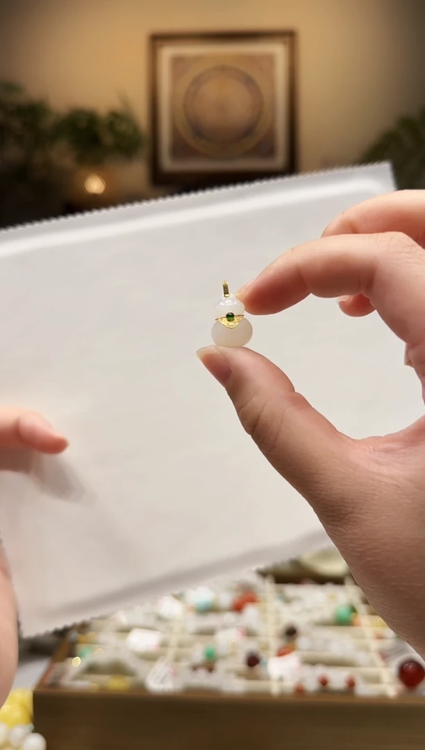 精品和田玉葫芦滴流吊坠