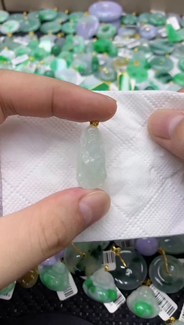 颈饰未镶嵌翡翠天然缅甸翡翠A货