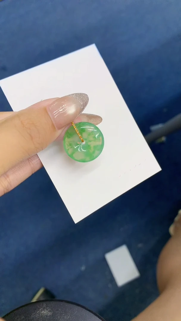 颈饰18K金镶嵌翡翠1