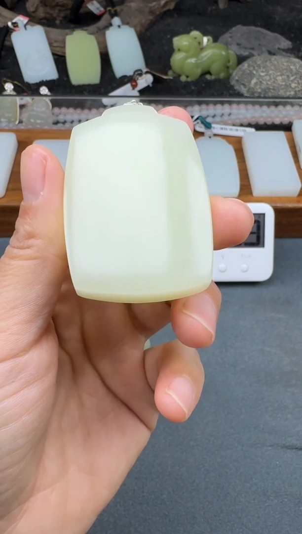 颈饰未镶嵌和田玉2