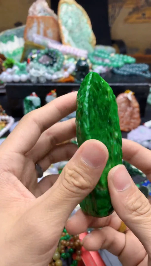 颈饰未镶嵌翡翠墨*天然缅甸翡翠A货