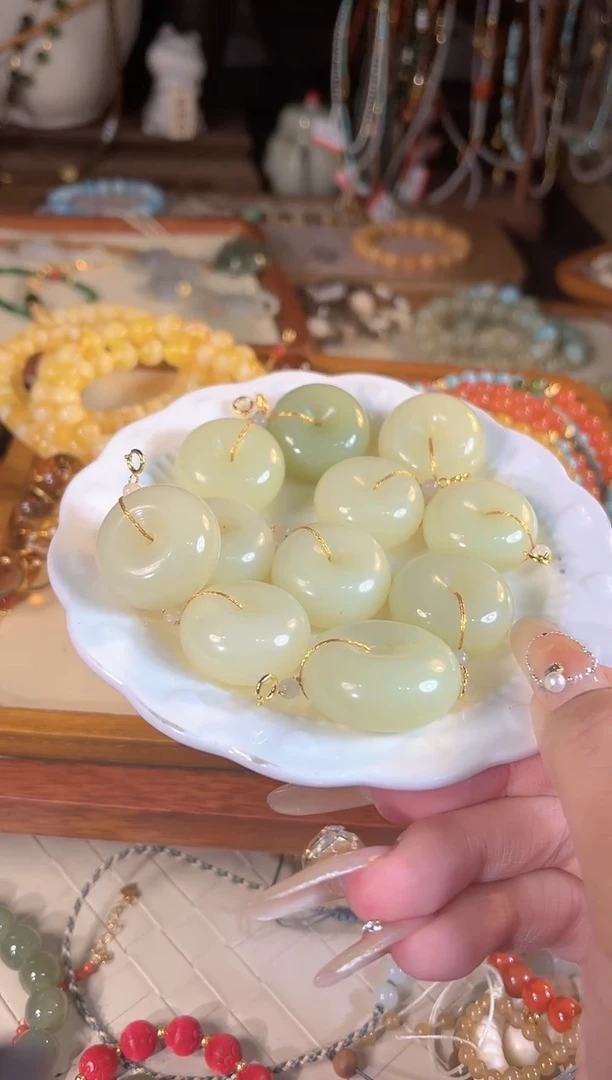 【闪购商品】和田玉吊坠(不含链)银S925镶嵌多样性发货其一