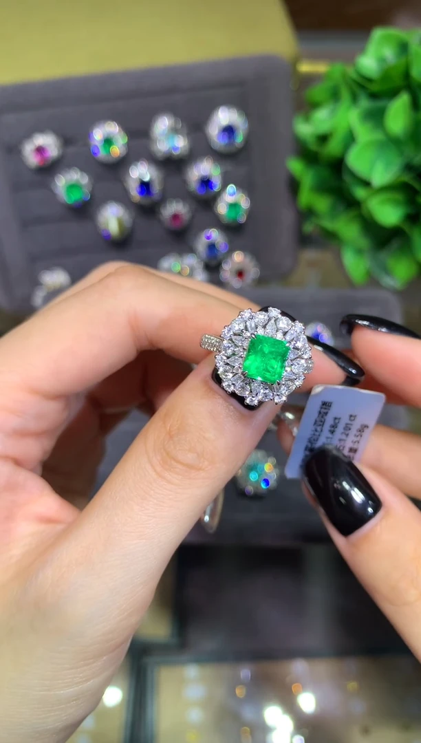 18K金镶嵌戒指祖母绿1.48ct哥伦比亚