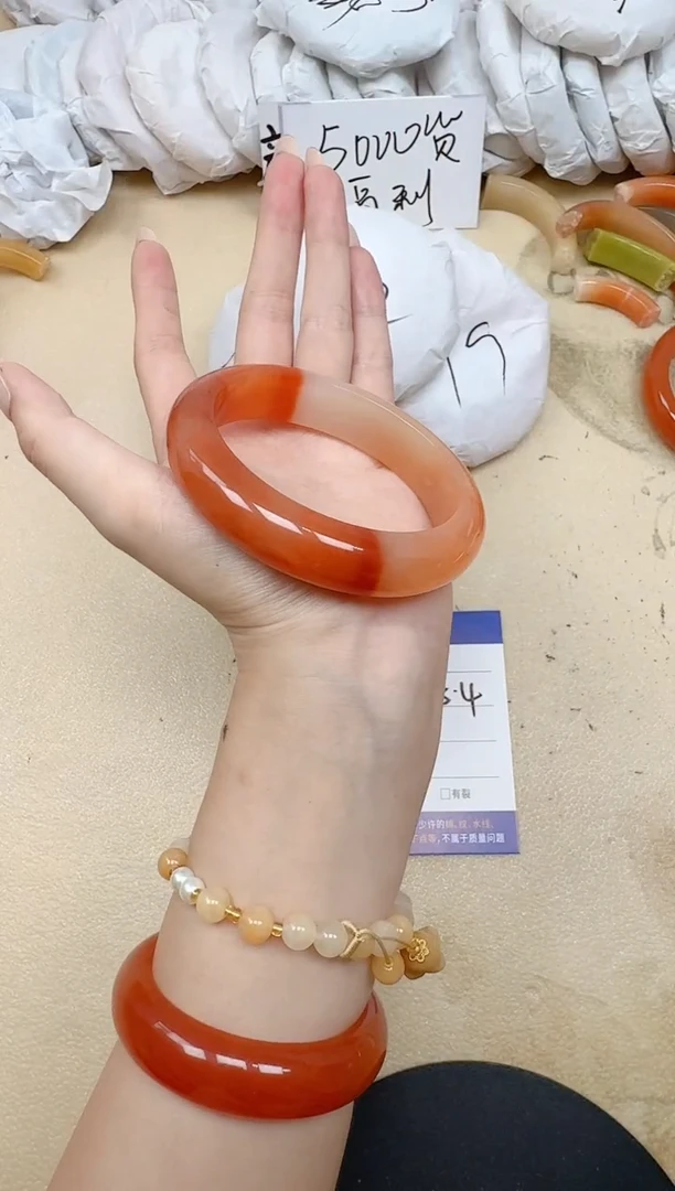 未镶嵌手镯石英质玉85/65