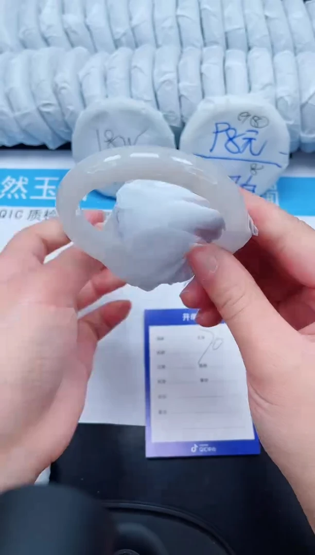 【闪购商品】石英质玉手镯未镶嵌76-60