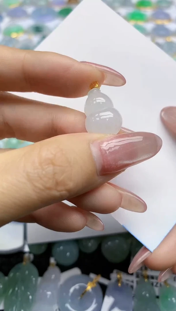 【闪购商品】翡翠挂件18K金镶嵌天然翡翠A货