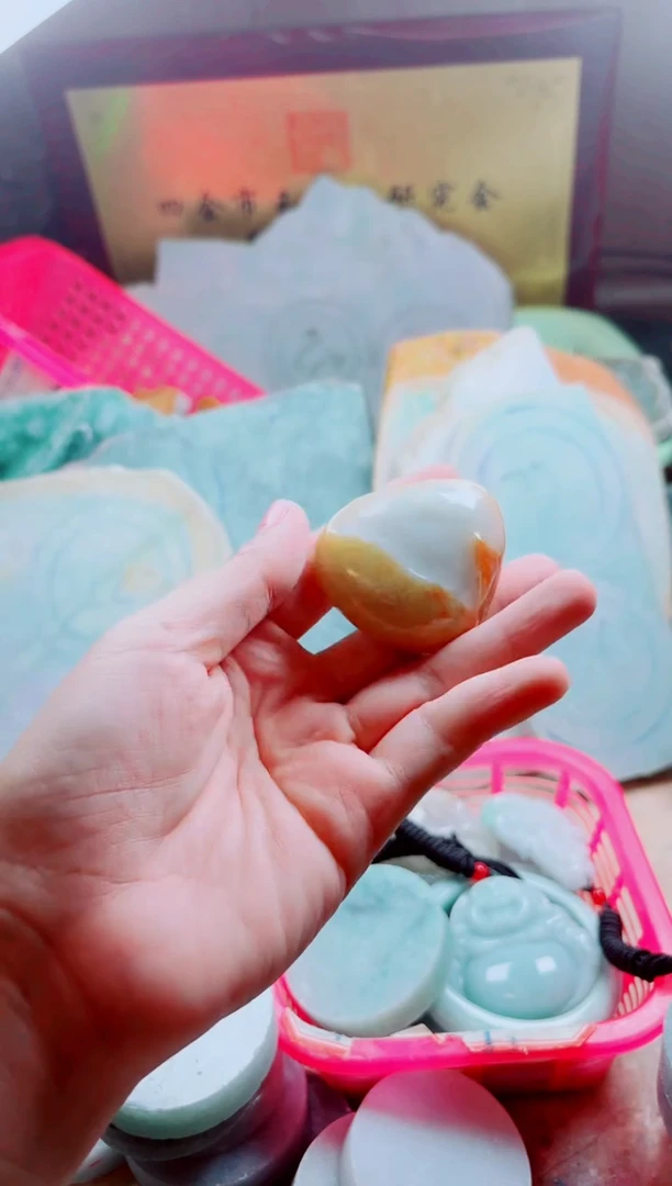 翡翠未镶嵌颈饰A货曹星595