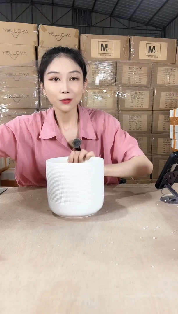 圆筒波点白色中号17x17