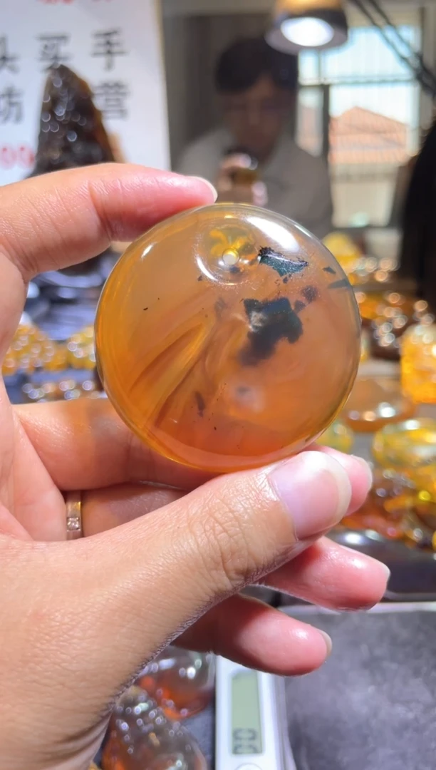 【闪购商品】琥珀裸石未镶嵌公主扣 药珀溶洞