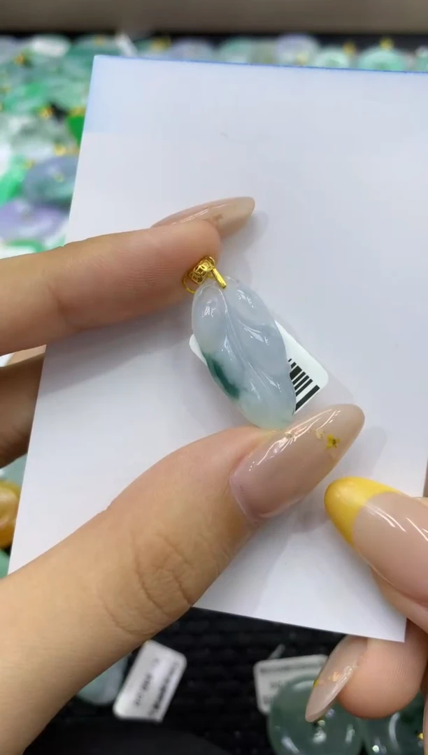 颈饰未镶嵌翡翠天然缅甸翡翠A货