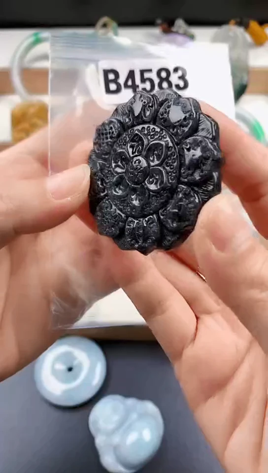 颈饰未镶嵌翡翠天然翡翠吊坠挂件