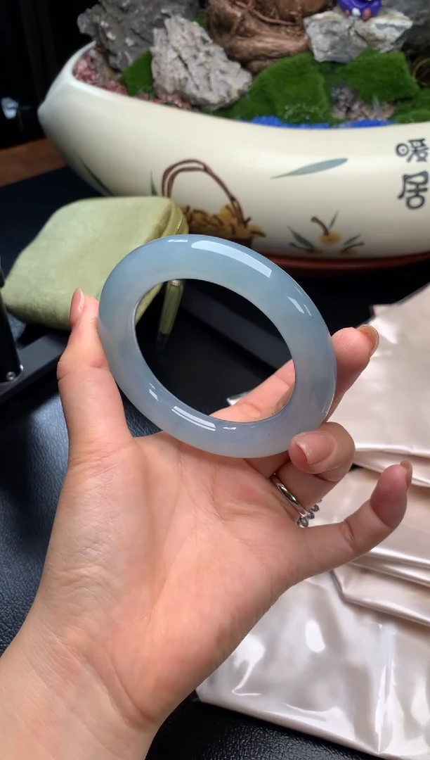 未镶嵌手镯翡翠翡翠天空蓝胖圆条58+