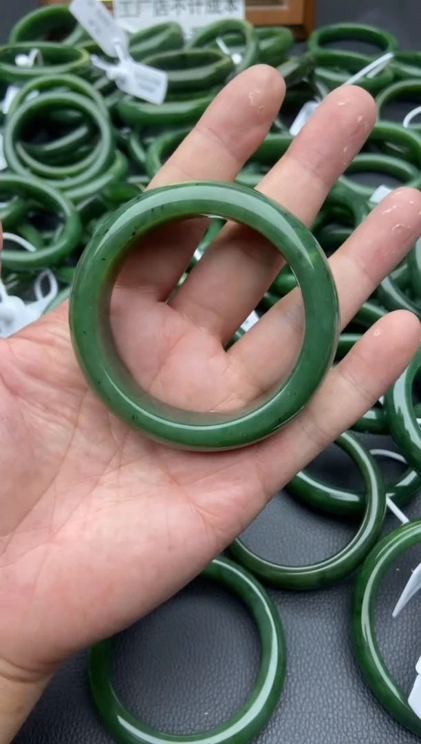 未镶嵌手镯和田玉（碧玉）17-55.7