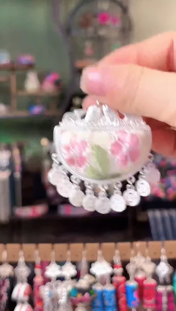 彩云南阁非遗老绣苗银饰品184