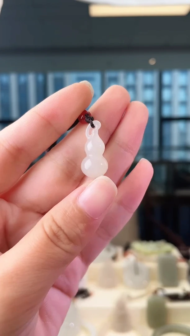 颈饰未镶嵌和田玉葫芦 p