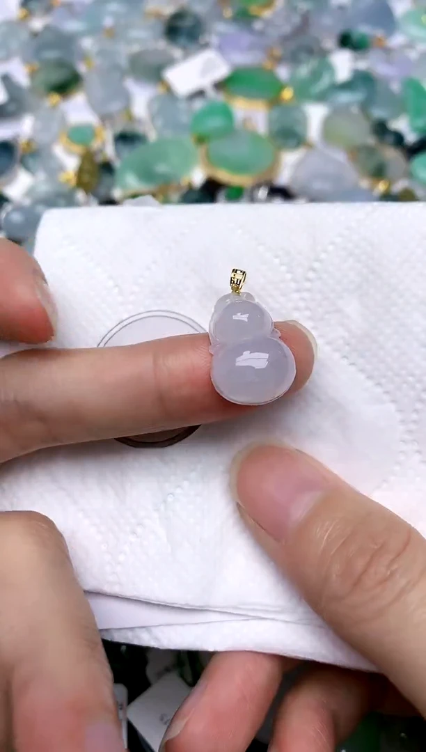 颈饰18K金镶嵌翡翠天然A货翡翠