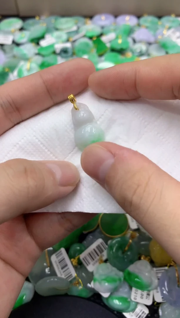 颈饰未镶嵌翡翠天然缅甸翡翠A货