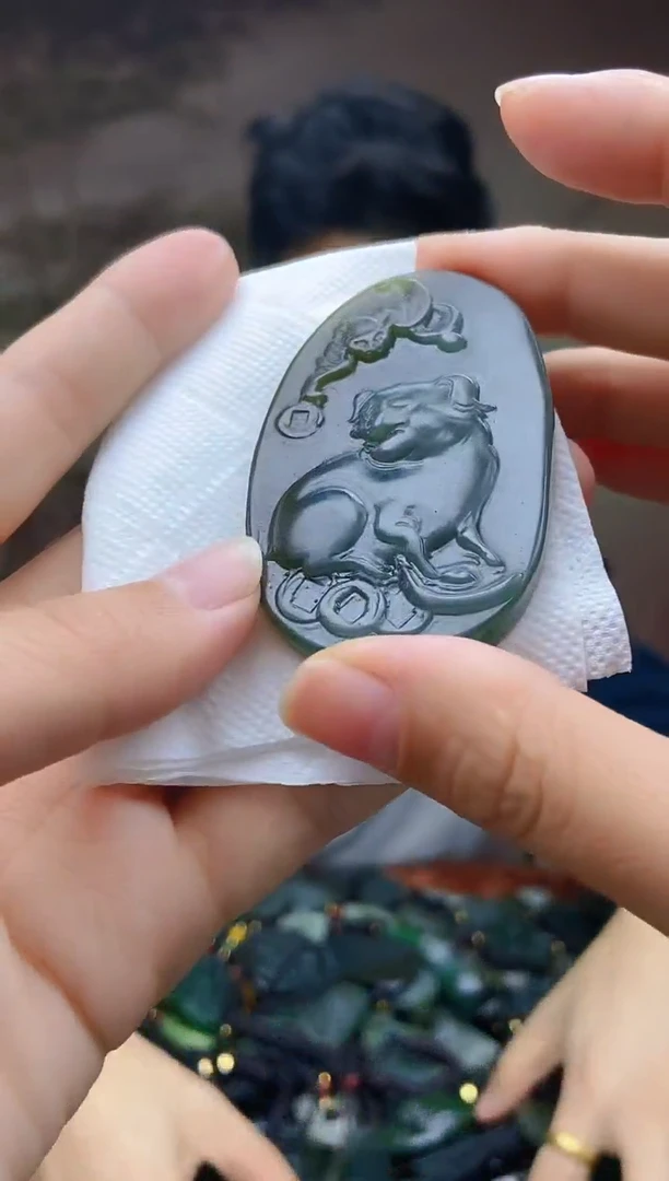 颈饰未镶嵌和田玉1