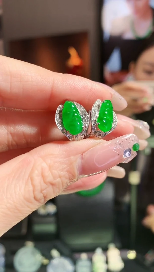 【闪购商品】翡翠耳饰18K金镶嵌耳饰