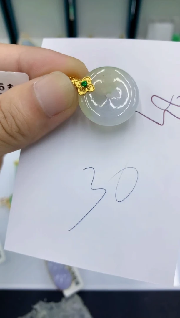 翡翠未镶嵌颈饰翡翠