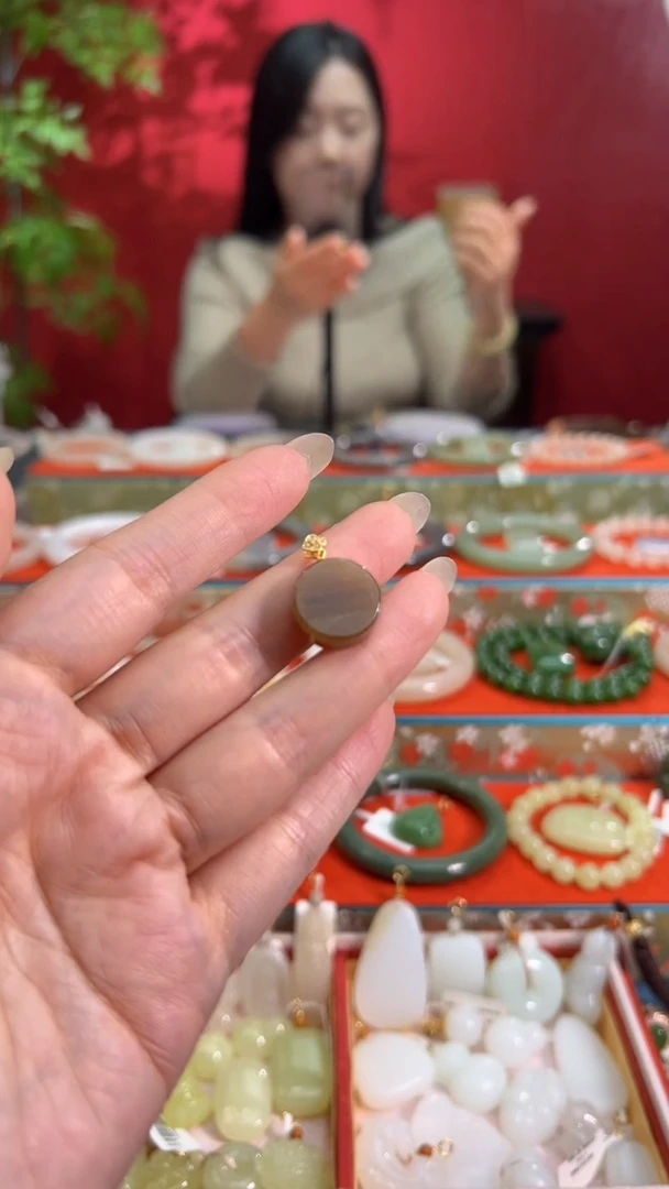 颈饰银S925镀金镶嵌和田玉新疆且末糖圆牌