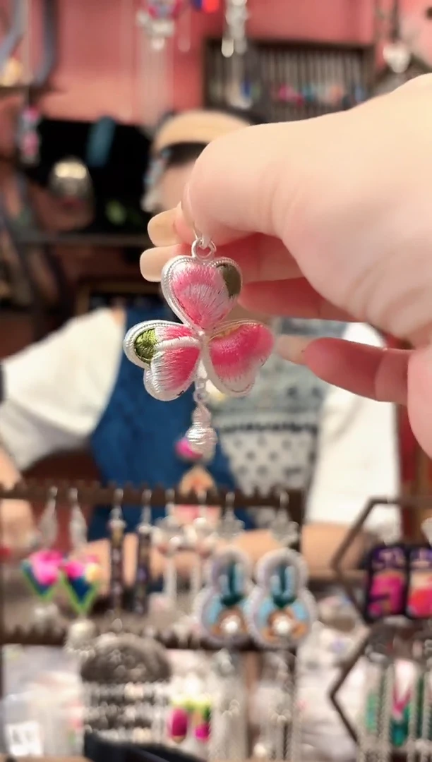 织绣云织谣民族风精美饰品   154