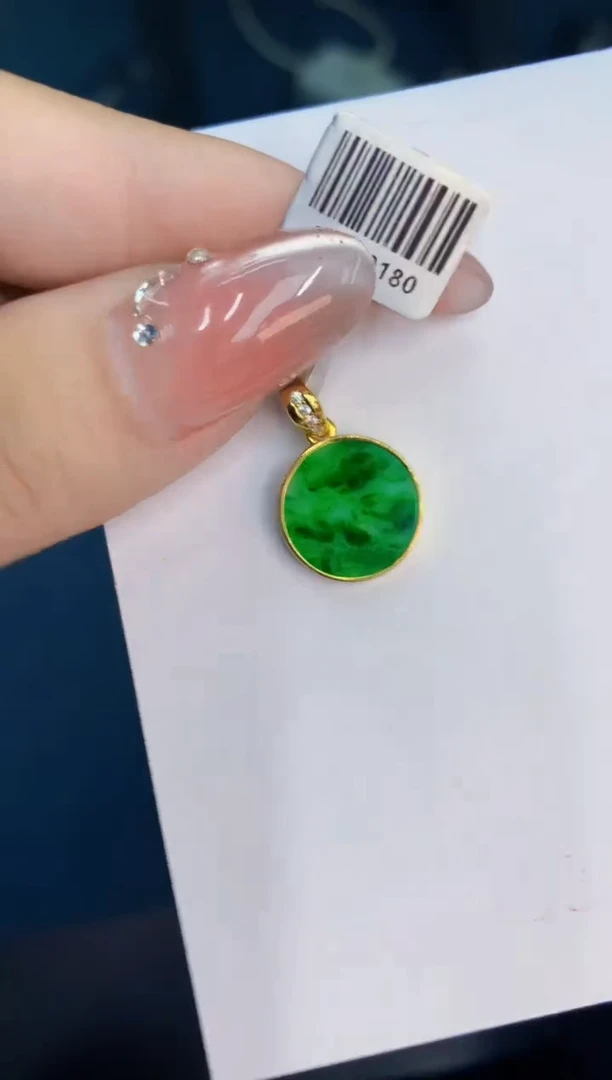 翡翠未镶嵌颈饰1