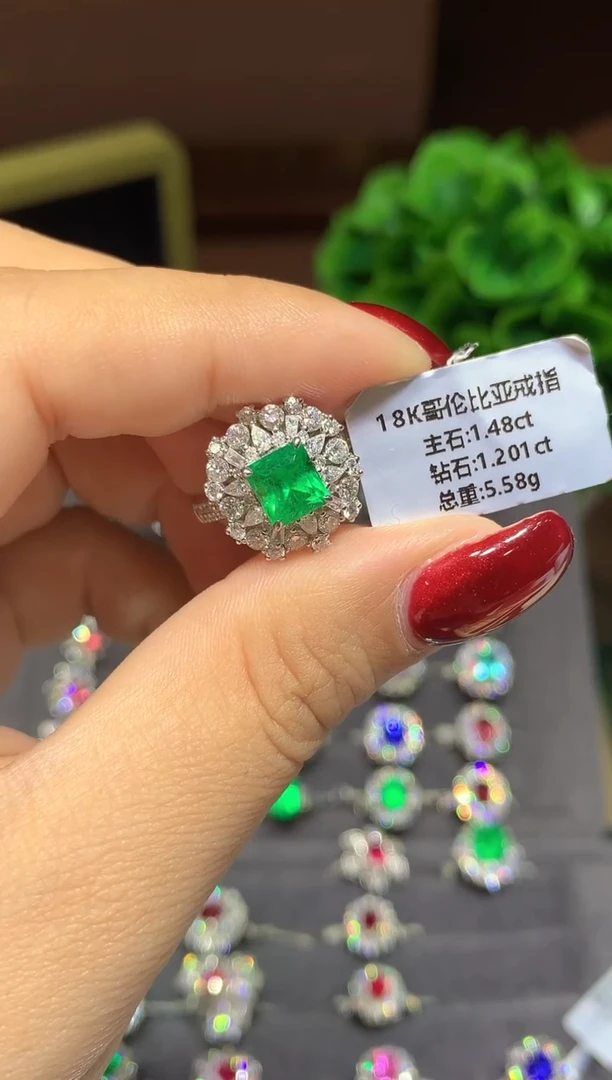 18K金镶嵌手链祖母绿1.48ct