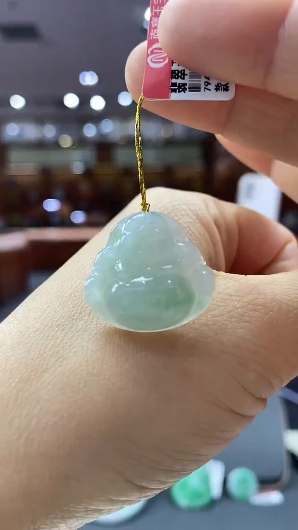 颈饰未镶嵌翡翠佛公