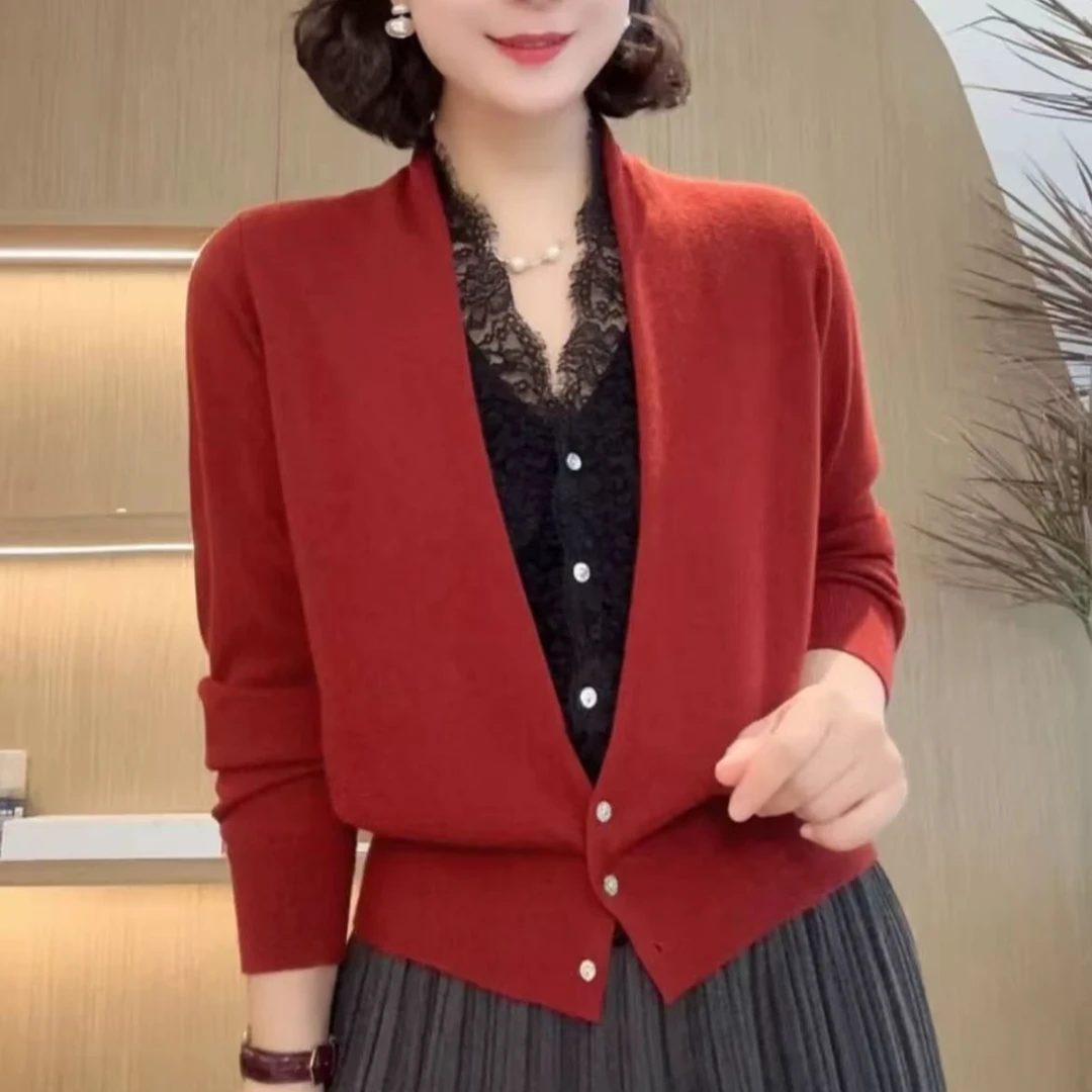 大码假两件蕾丝针织衫秋季新款简约气质妈妈长袖毛衣百搭打底上衣