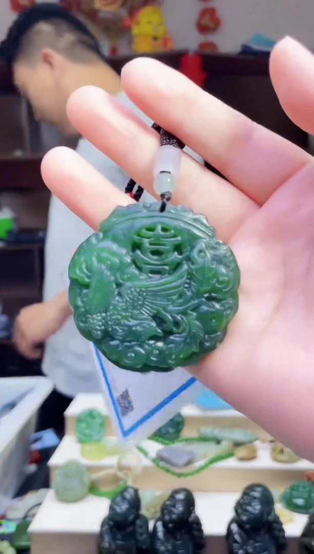 和田玉未镶嵌颈饰1