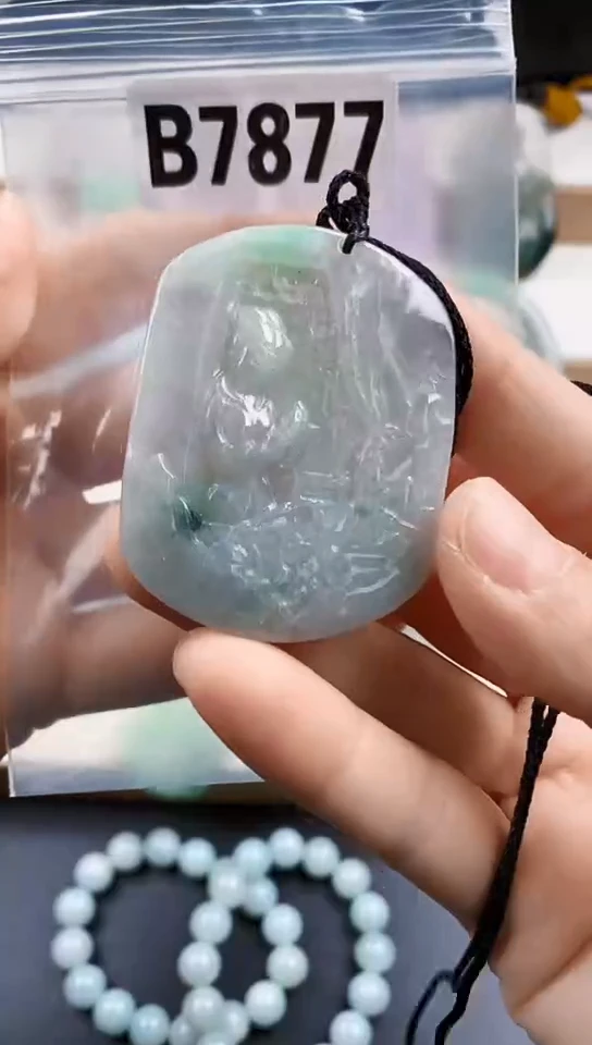 颈饰未镶嵌翡翠天然翡翠吊坠挂件