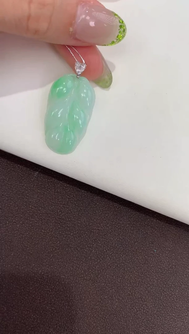 颈饰18K金镶嵌翡翠天然缅甸a货翡翠
