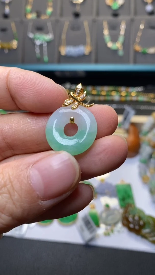 颈饰18K金镶嵌翡翠39902