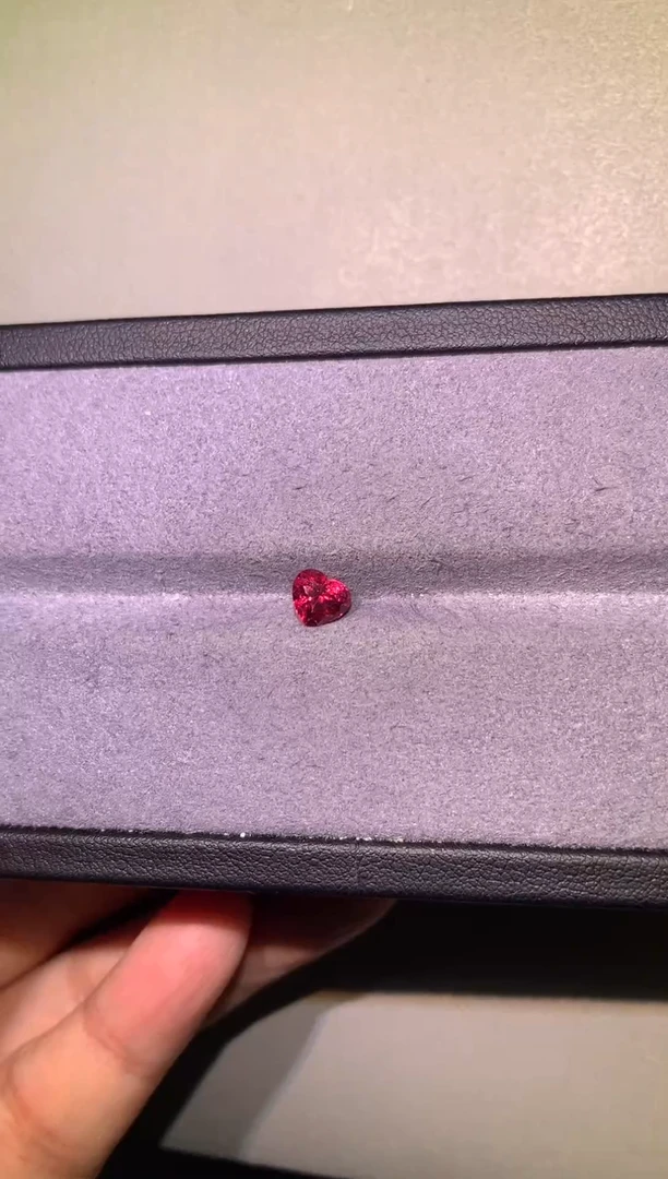 裸石尖晶石1.22ct缅甸无烧绝地武士VB吉尔德