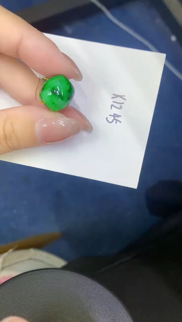 颈饰未镶嵌翡翠缅甸天然翡翠A货