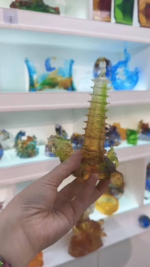 手工艺品琉璃龟塔