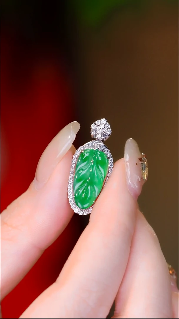 吊坠(不含链)18K金镶嵌翡翠47