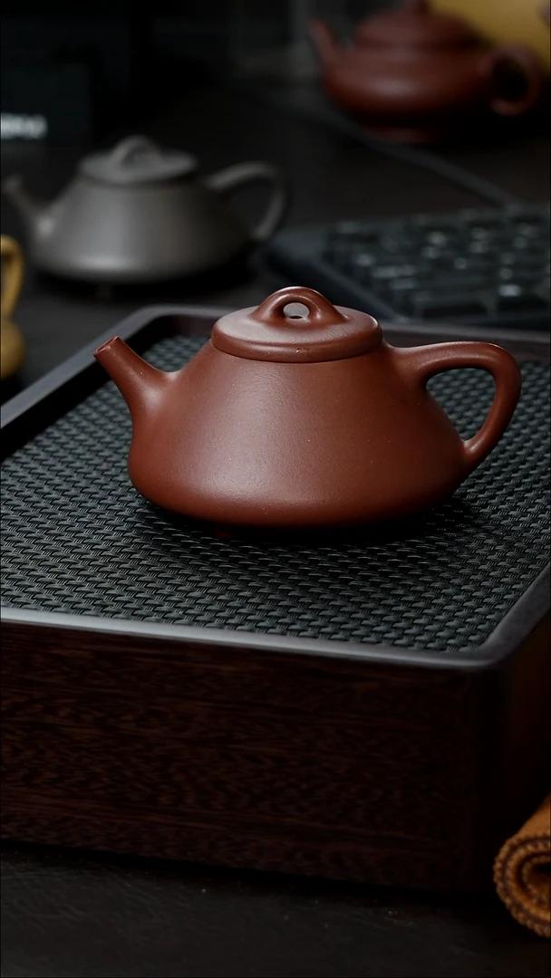 茶壶紫砂紫泥子冶半手150 微瑕