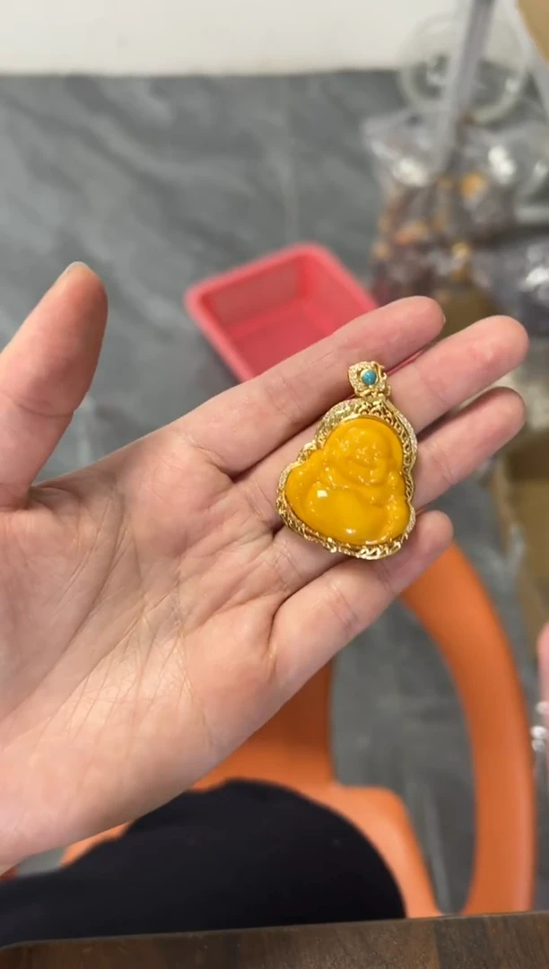 蜜蜡颈饰银S925镶嵌蜜蜡佛公银吊坠[多样发其一]