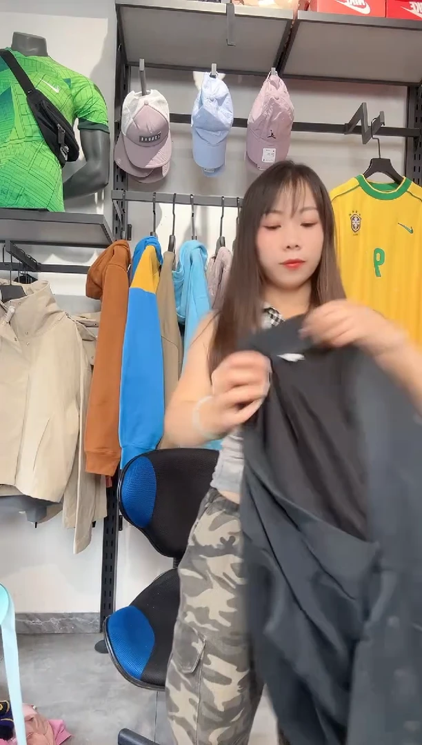 1150 编码 瑕疵款直播间过款为准 尺码175 L