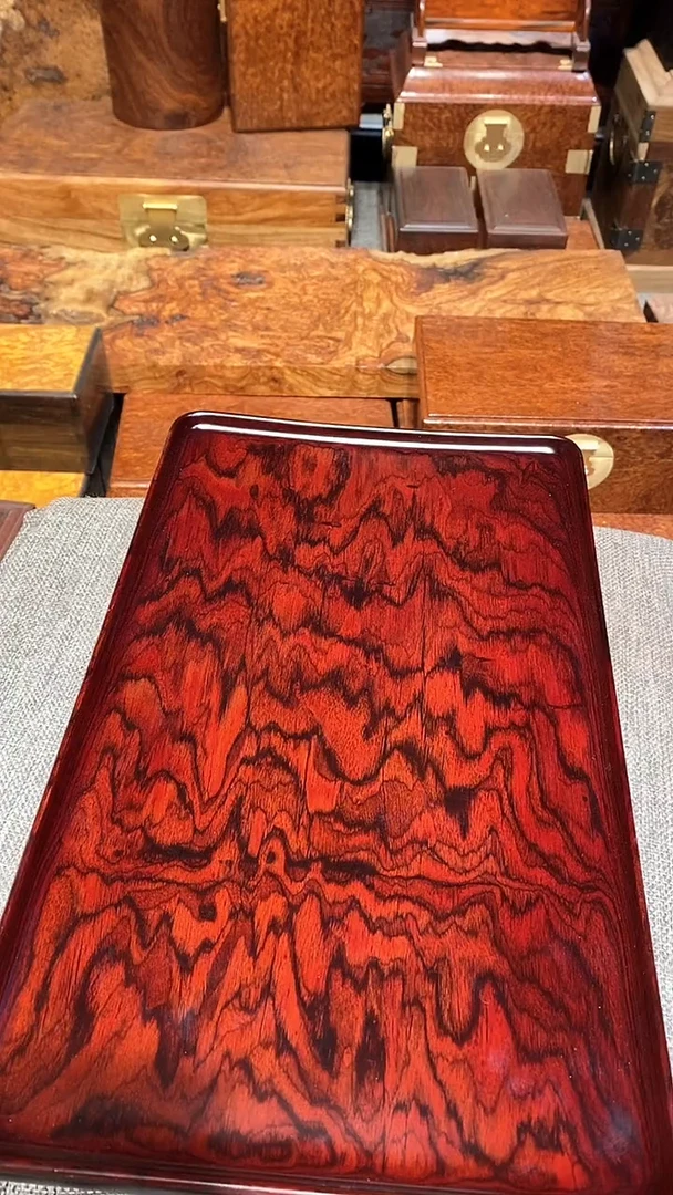 红酸枝木类大茶盘一个