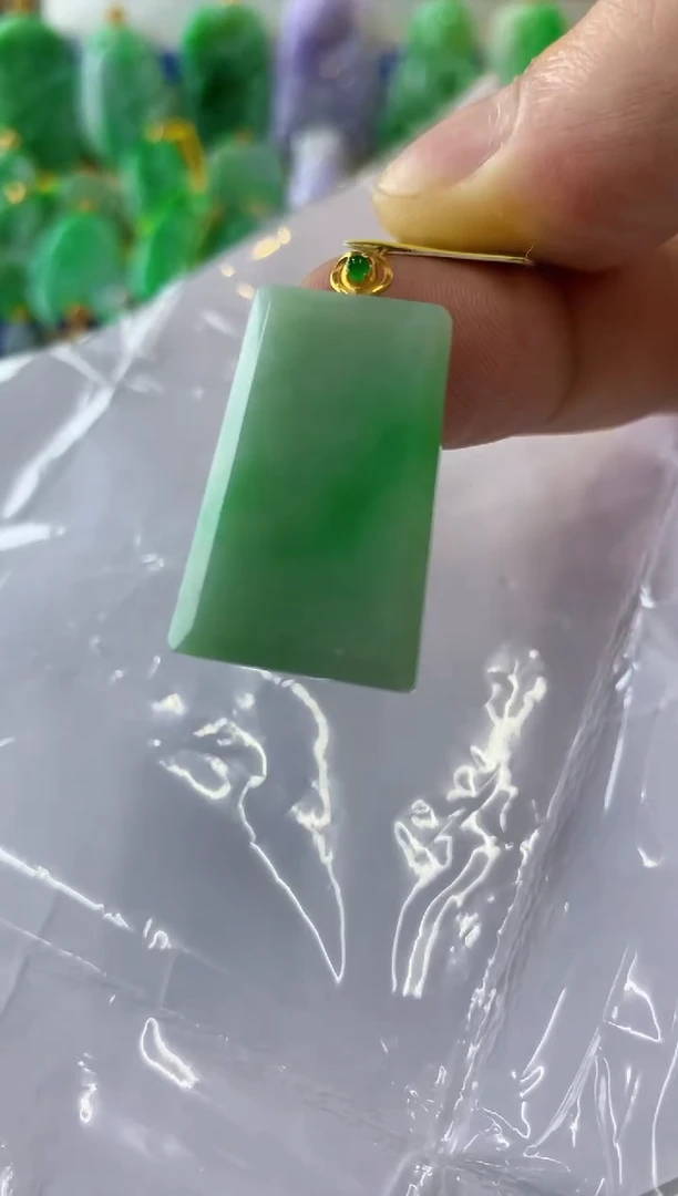 翡翠18K金镶嵌吊坠(不含链)挂件