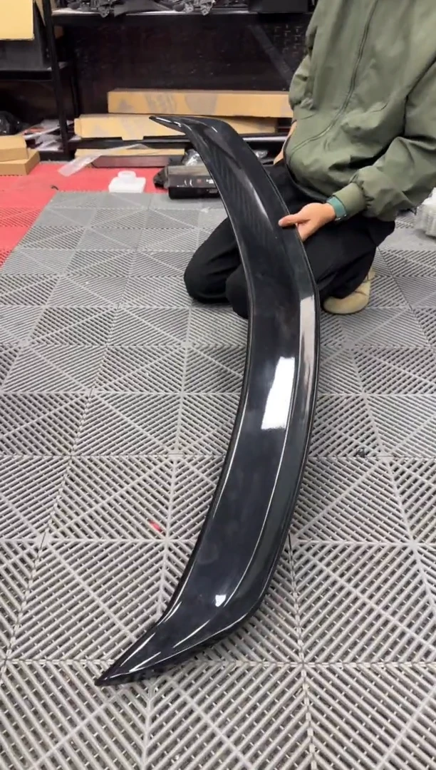 CT5黑翼1比1尾翼 烤漆亮黑 包邮